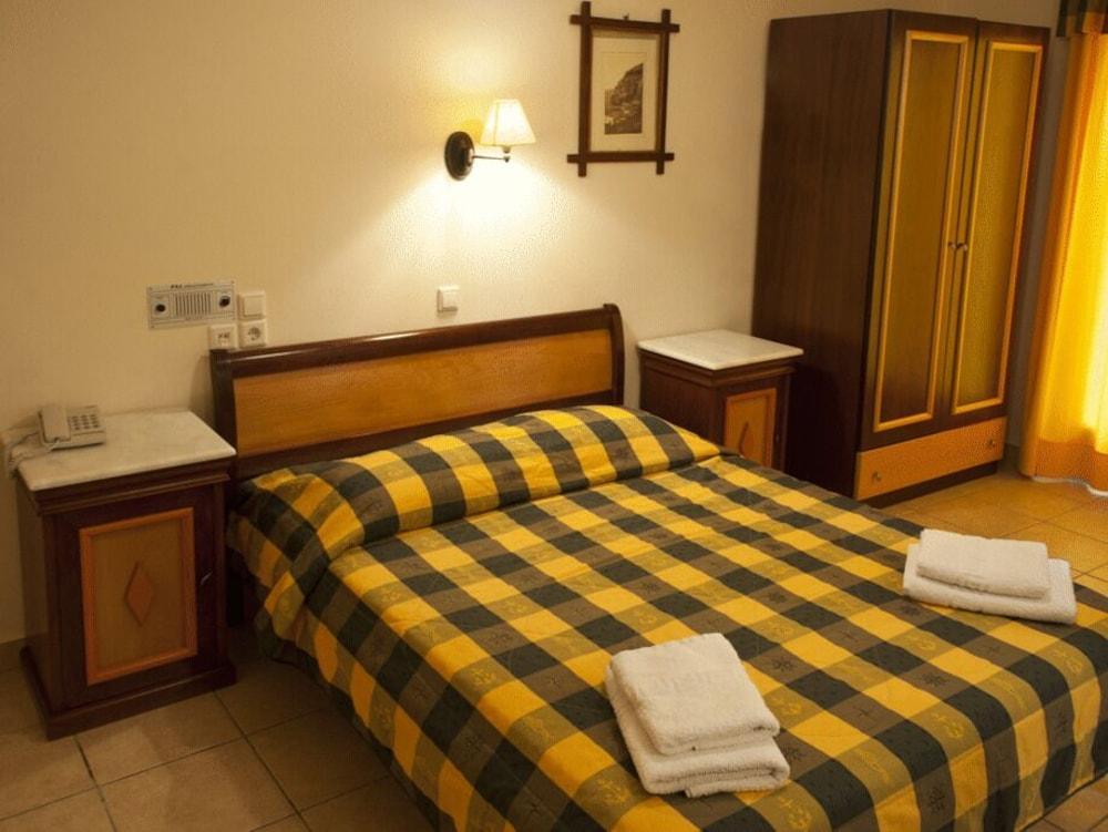 Karidis Hotel Kamári المظهر الخارجي الصورة