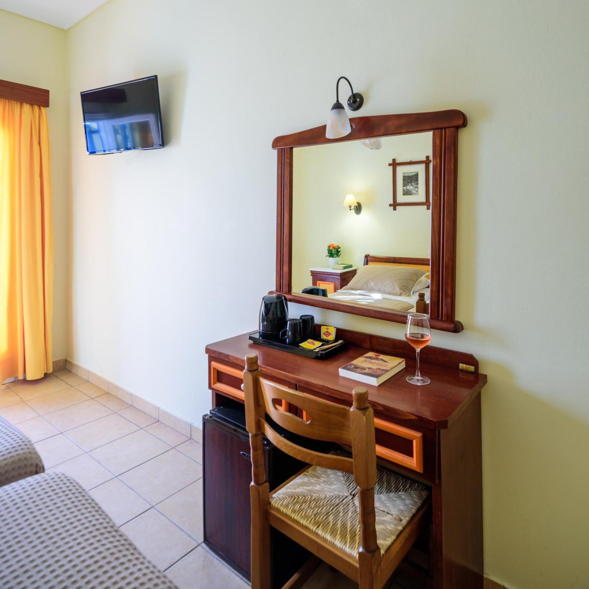 Karidis Hotel Kamári المظهر الخارجي الصورة