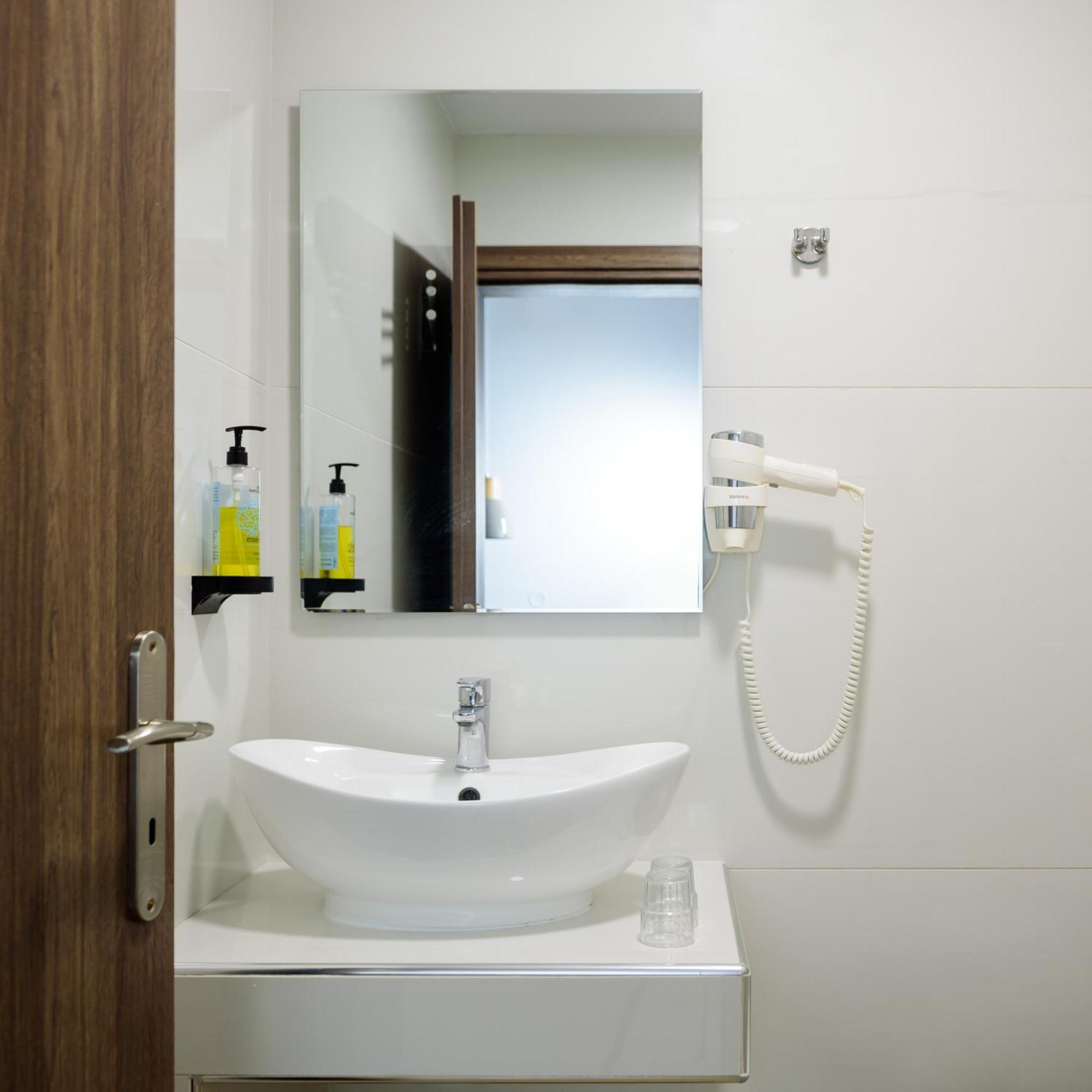 Karidis Hotel Kamári المظهر الخارجي الصورة