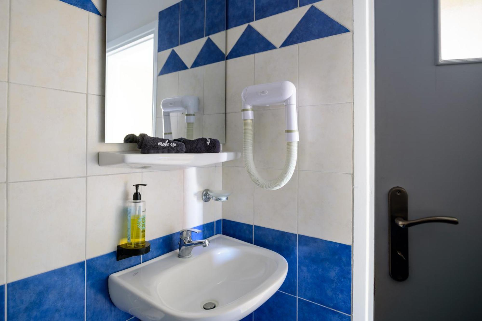 Karidis Hotel Kamári المظهر الخارجي الصورة